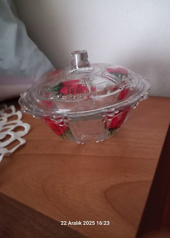 Pembe Çiçek Desenli Cam Kapaklı Tabak - Görsel 2