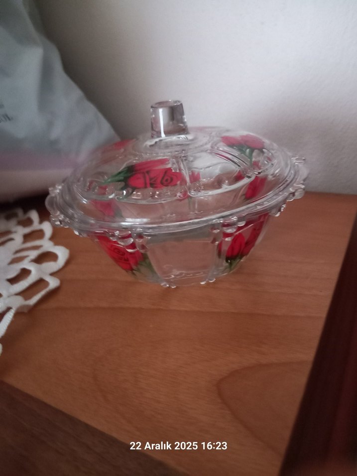 Pembe Çiçek Desenli Cam Kapaklı Tabak - Görsel 2