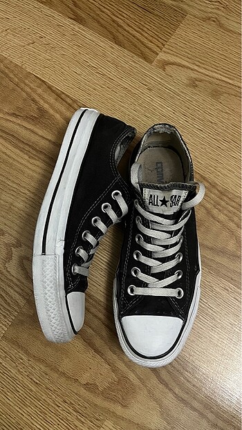 Siyah Converse