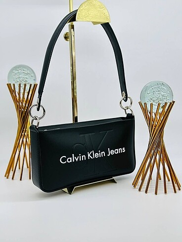 Calvin Klein Calvin klein jeans sculputed mono hand bag???