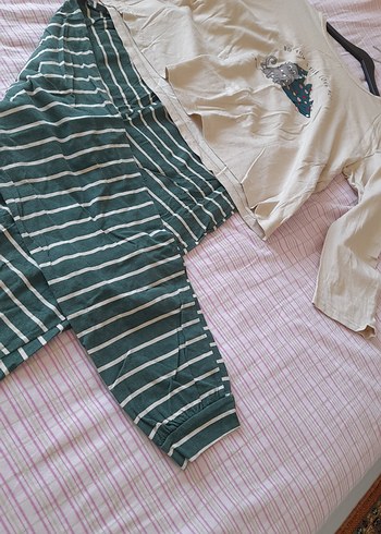 %100 Pamuklu Çizgili Yılbaşı Pijama Takımı - Görsel 5