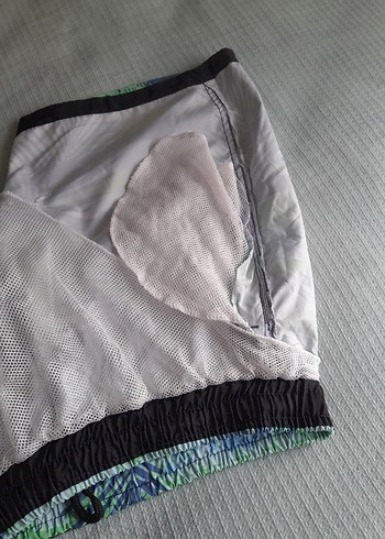 Yüzde Yetmiş Pamuk Çok Yeni Deniz Şortu - Görsel 6