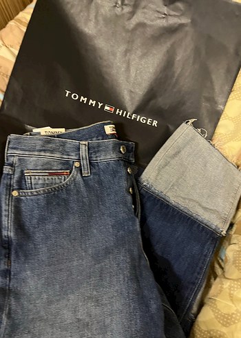 Tommy Hilfiger 30