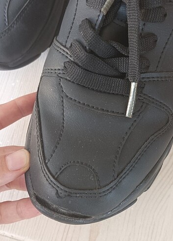 36 Beden Siyah spor ayakkabı