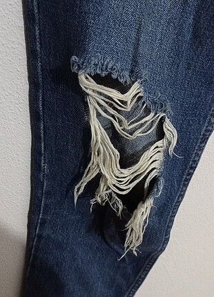 Diğer Dizleri yırtık 28 beden kadın mom jeans