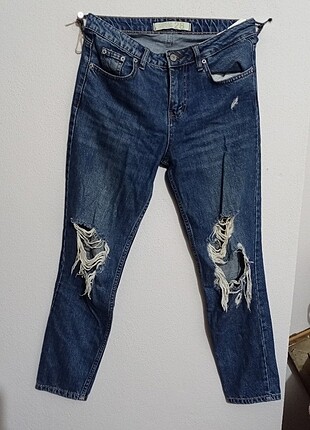 Dizleri yırtık 28 beden kadın mom jeans
