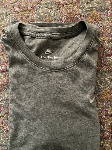 Nike t- shirt