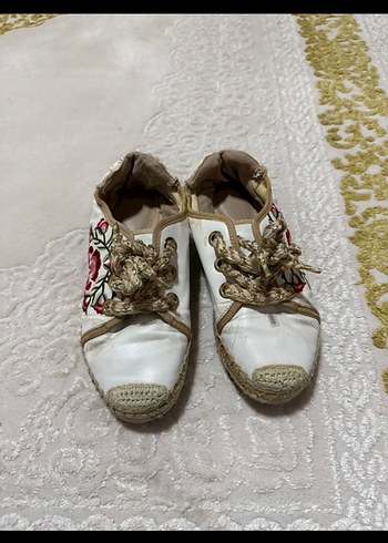 Nakışlı Beyaz Aldo ayakkabı - Görsel 2