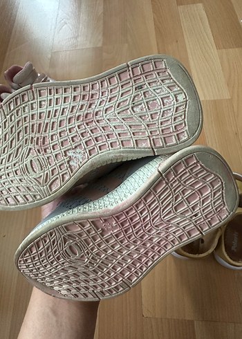 Kız Çocuk Bej Cırt Cırtlı Spor Ayakkabı - Görsel 6