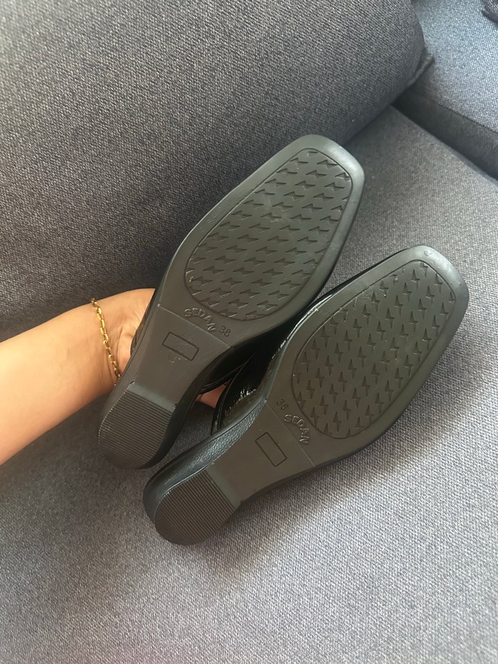 Siyah Nakışlı Terlik - Görsel 2