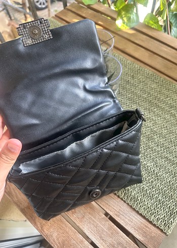 Zincir Detaylı Siyah Deri Kadın Çanta - Görsel 5