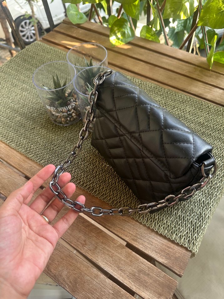 Zincir Detaylı Siyah Deri Kadın Çanta - Görsel 3