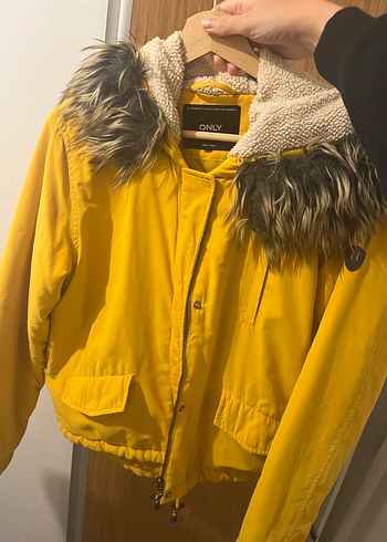 Only Sarı Peluş Detaylı Kadın Mont