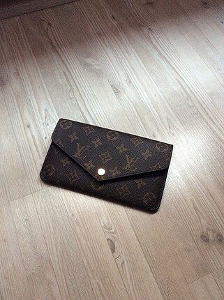 Louis Vuitton cüzdan