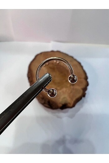 Zara Septum piercing