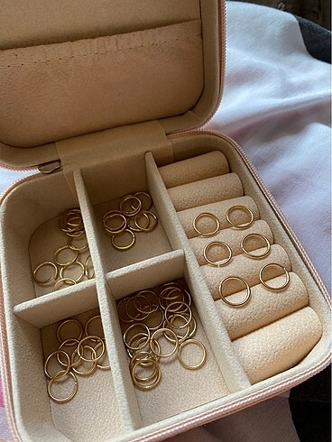Zara Altın helix piercing