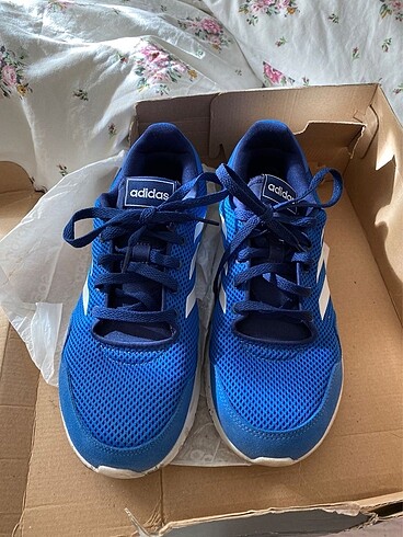 Adidas spor ayakkabı