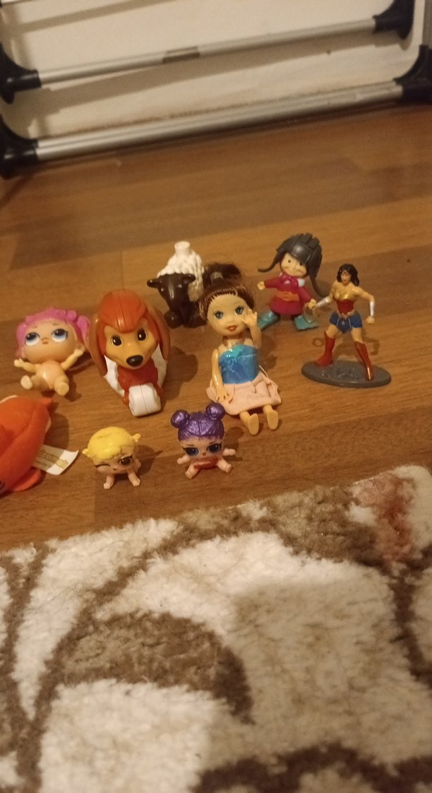 Karışık Renkli Aksiyon Figürleri Seti - Görsel 2