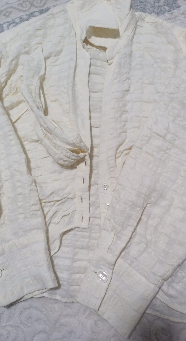 Beyaz Düğmeli Keten Gömlek - Görsel 2
