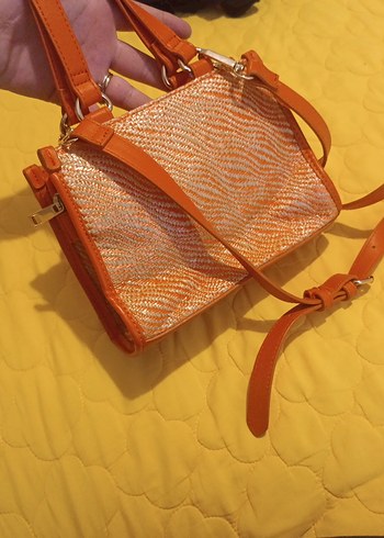 Turuncu Parlak Yılan Desenli Deri Çanta - Görsel 4