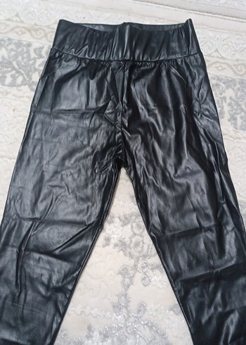 Siyah Deri Kadın Tayt - Görsel 4