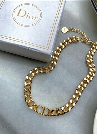 Dior kolye
