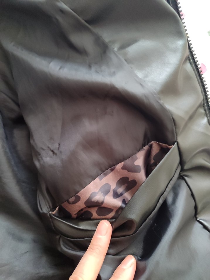 Siyah Kapüşonlu Erkek  Mont - Görsel 4