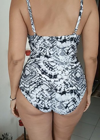 Şık Desenli Mayo  Metal Logo Detaylı - Görsel 10