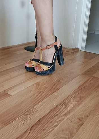 Parlak Bej Platform Topuklu Kadın Ayakkabı - Görsel 8