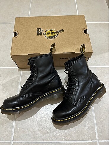 Dr. Martens Dr. Martens Kadın Siyah Bot