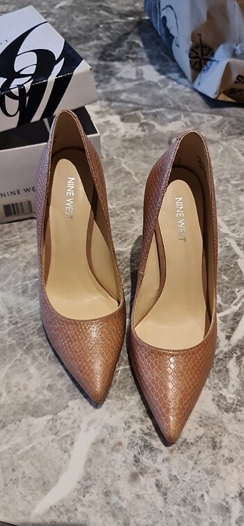 Nine West Camel stiletto