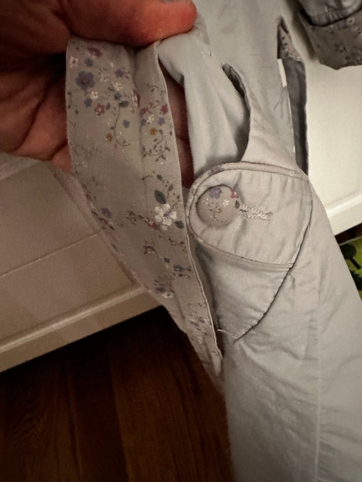 Düğmeli Gri Nakışlı Kadın Trençkot - Görsel 4