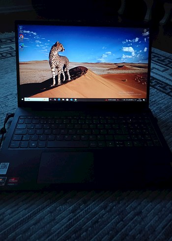 Siyah Lenovo Dizüstü Bilgisayar - Görsel 4