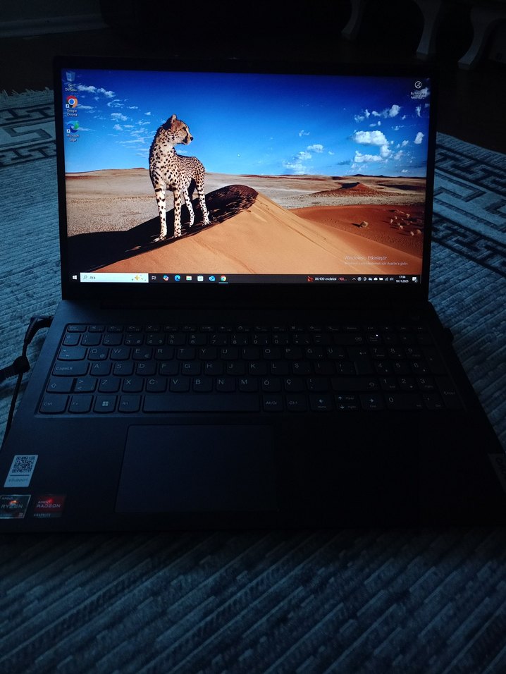 Siyah Lenovo Dizüstü Bilgisayar - Görsel 4