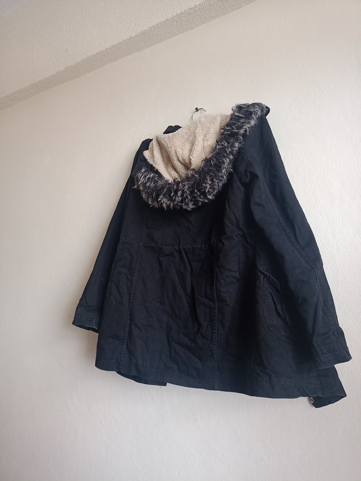 Düğmeli Siyah Midi Mont - Görsel 4