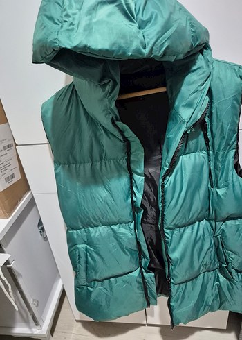 LC Waikiki Kadın Yeşil Kapüşonlu Fermuarlı Yelek
