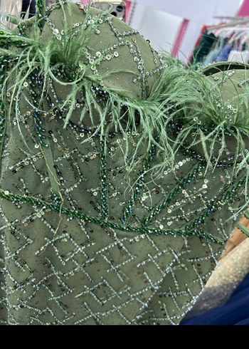 Yeşil İşlemeli Uzun Askılı Abiye Elbise - Görsel 4