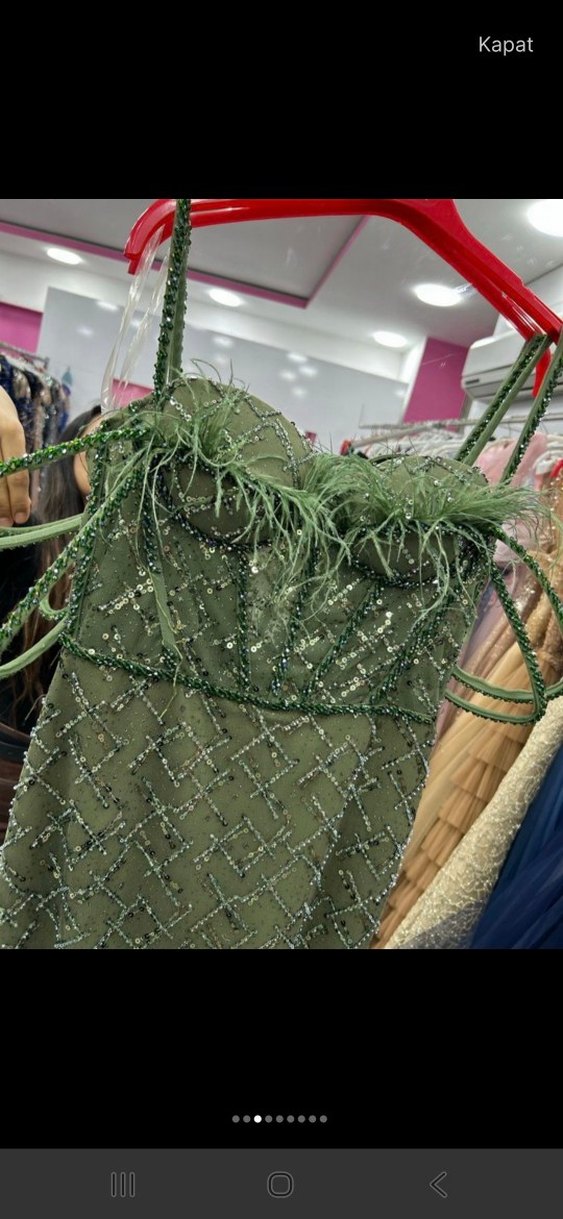 Yeşil İşlemeli Uzun Askılı Abiye Elbise - Görsel 3