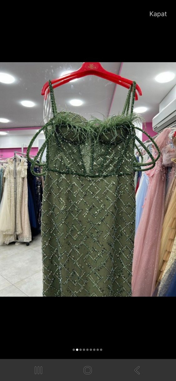 Yeşil İşlemeli Uzun Askılı Abiye Elbise - Görsel 2