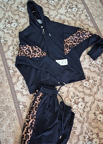 Zara Leoparlı esifman
