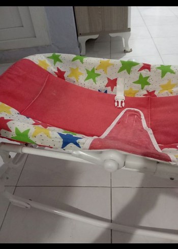 Renkli Yıldız Desenli Pembe Bebek Beşiği