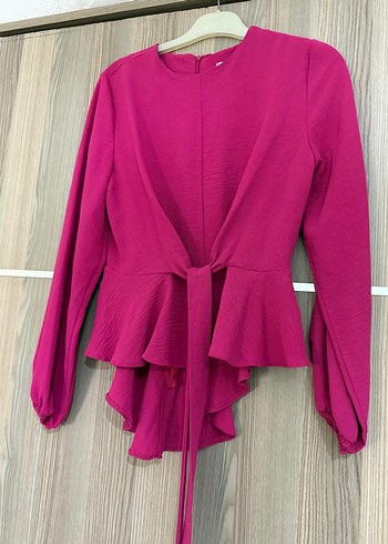 Uzun Kollu, Fırfırlı Pembe Bluz