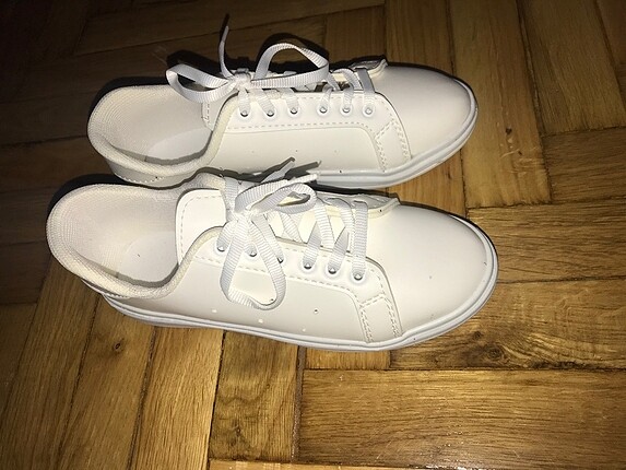 Beyaz sneaker