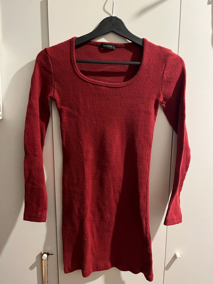 Bordo Vücuda Oturan Mini Elbise - Görsel 4