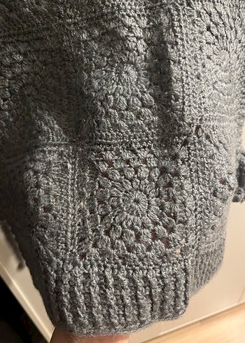 El Örgüsü Gri Crop Yandan Bağlamalı Süveter - Görsel 2