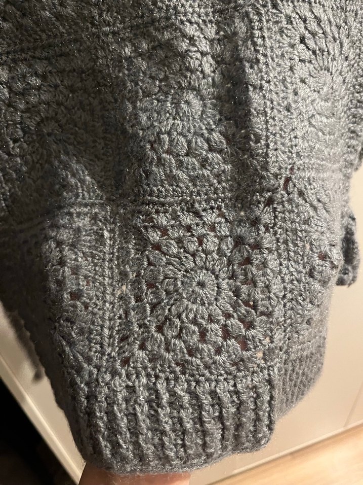 El Örgüsü Gri Crop Yandan Bağlamalı Süveter - Görsel 2