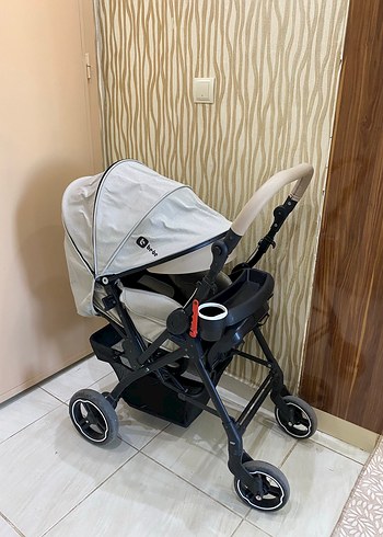 Kraft Gri ve Beyaz Bebek Arabası