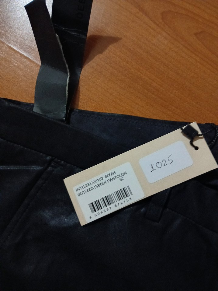 Erkek Siyah Parlak Kumaş Pantolon 52 - Görsel 2