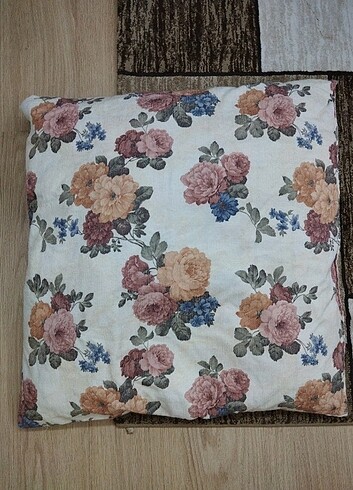 Diğer 2 Adet minder 70 x70 cm