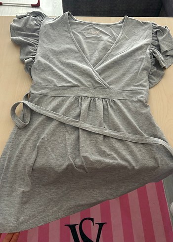 Gri V Yaka Kısa Kollu Elbise - Görsel 2